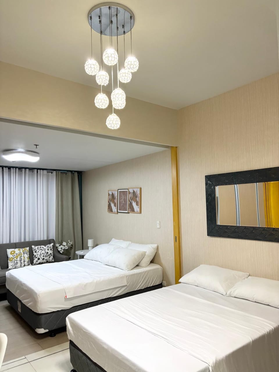 ONE UPTOWN RESIDENCE BGC 2-bed 1BR Apartment in Makati