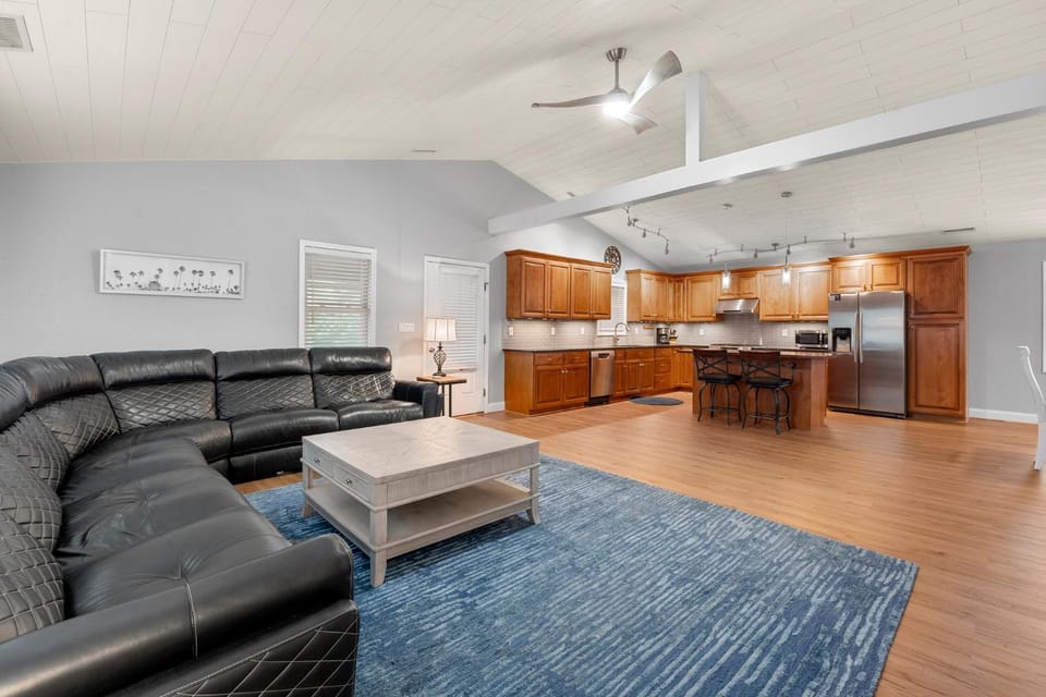 Pompano Place House in Avon