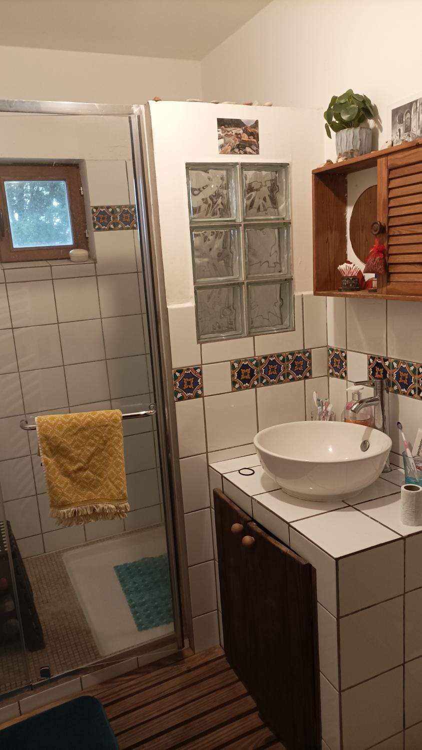 Shower, Bathroom, towels