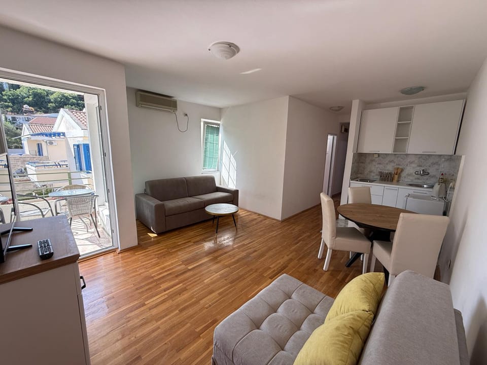 Jadran Rafailovic Apartment in Budva Municipality