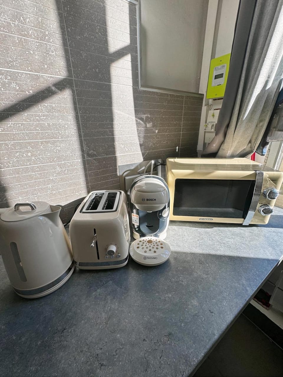 Coffee/tea facilities, Kitchen or kitchenette, toaster