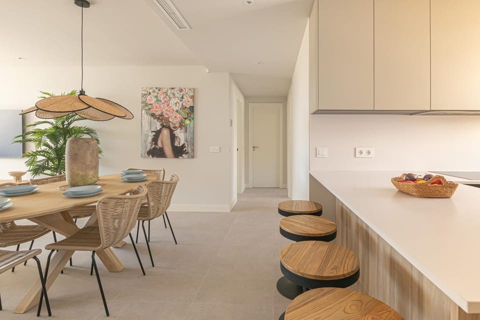 TV and multimedia, Kitchen or kitchenette, Living room, Seating area, Dining area, air conditioner