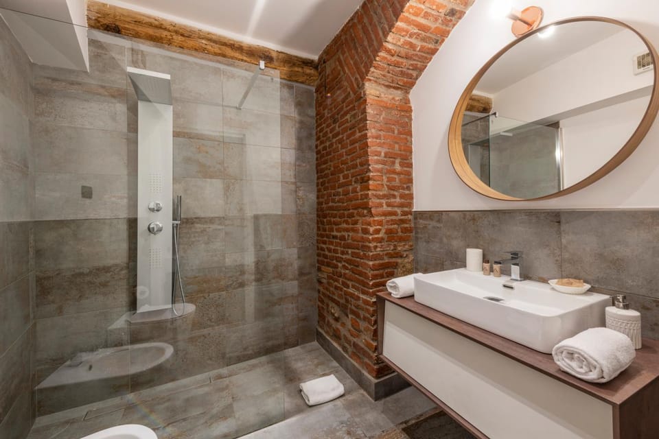 Shower, Toilet, bidet, towels
