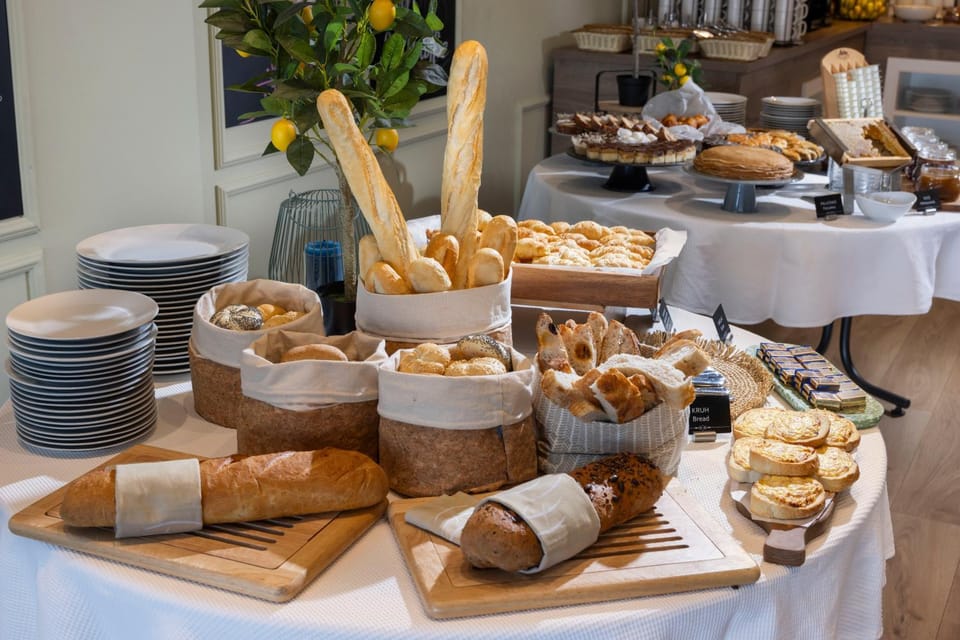 Food and drinks, Food, Breakfast, Continental breakfast, Buffet breakfast