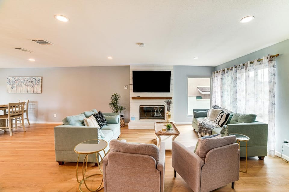 Golf, Swim, Relax Family Retreat in Corona! House in Corona