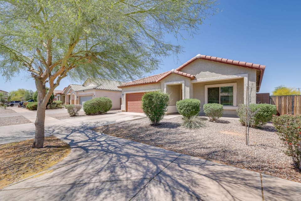 7 Mi to Dtwn: Spacious Phoenix Home w/ Patio House in Laveen Village