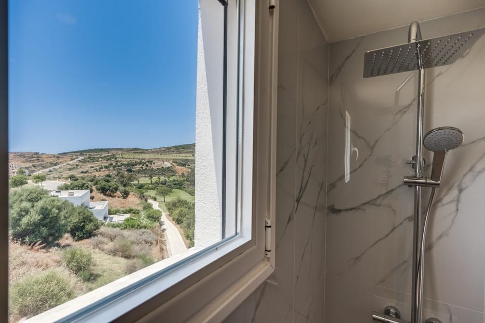 Bathroom, Mountain view