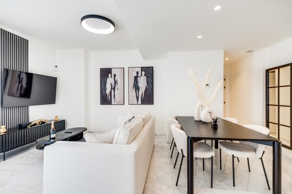 Living room, Dining area