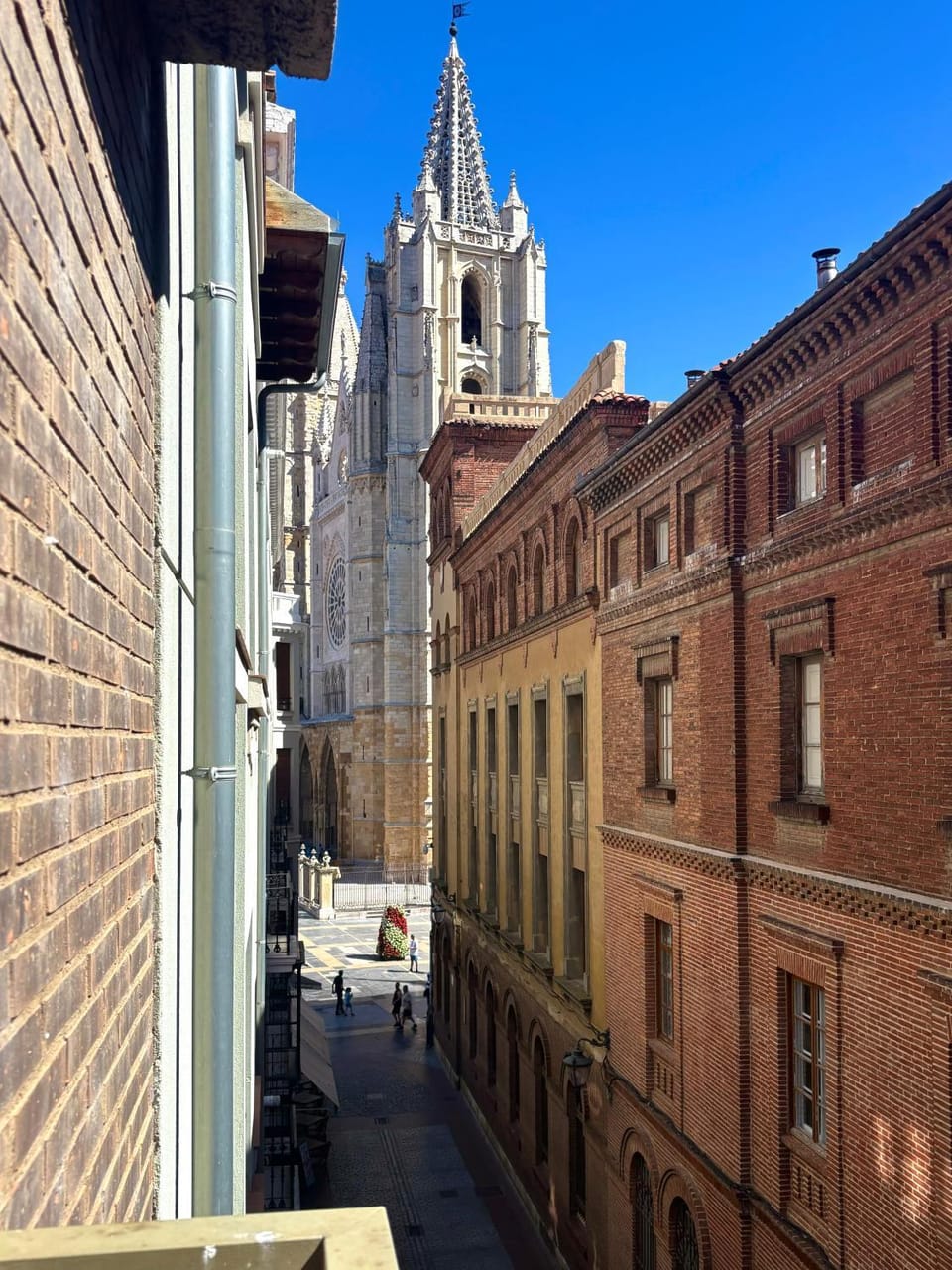 Property building, Off site, View (from property/room), View (from property/room), City view, Landmark view, Location