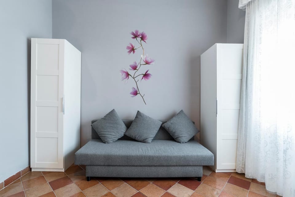 Day, Living room