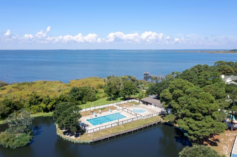 Beachaholic House in Corolla