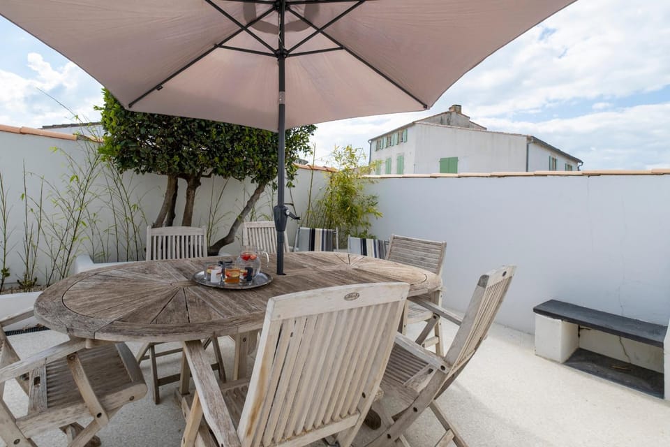 Les Minutias Village House in La Couarde-sur-Mer