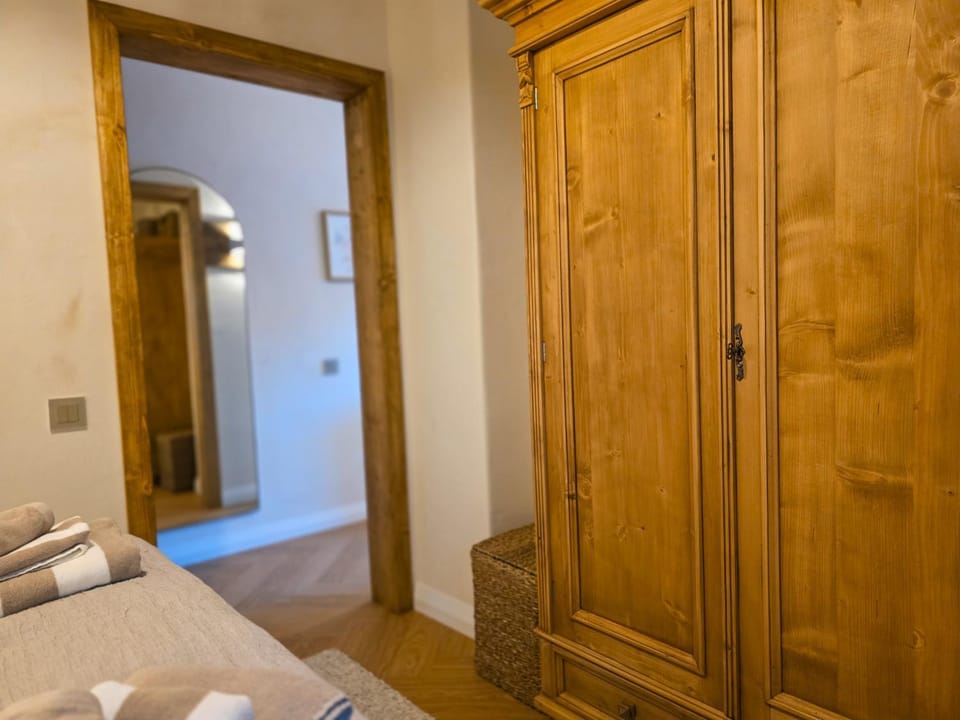 Bedroom, wardrobe