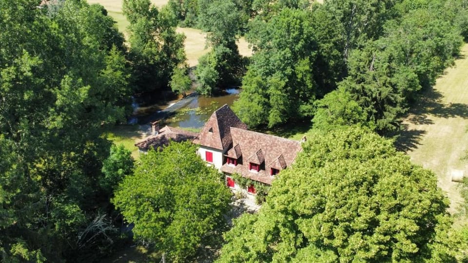 Moulin du 17 ème 3 étoiles à 10 min de Brantôme en Périgord House in Nouvelle-Aquitaine