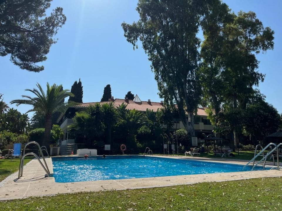 Garden, Swimming pool, Swimming pool, sunbed