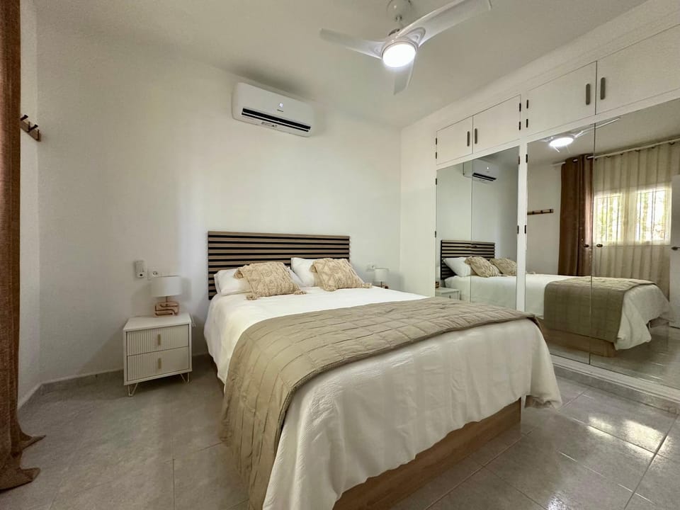 Bed, Bedroom, air conditioner