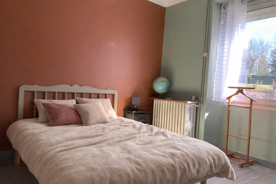 Chambre cosy avec salle de bain privée et piscine au calme Vacation rental in Villeneuve-sur-Lot