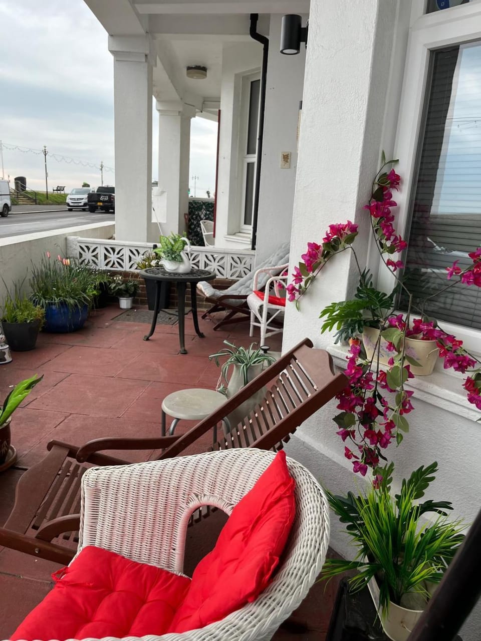 8 Claydon Court Apartment in Worthing