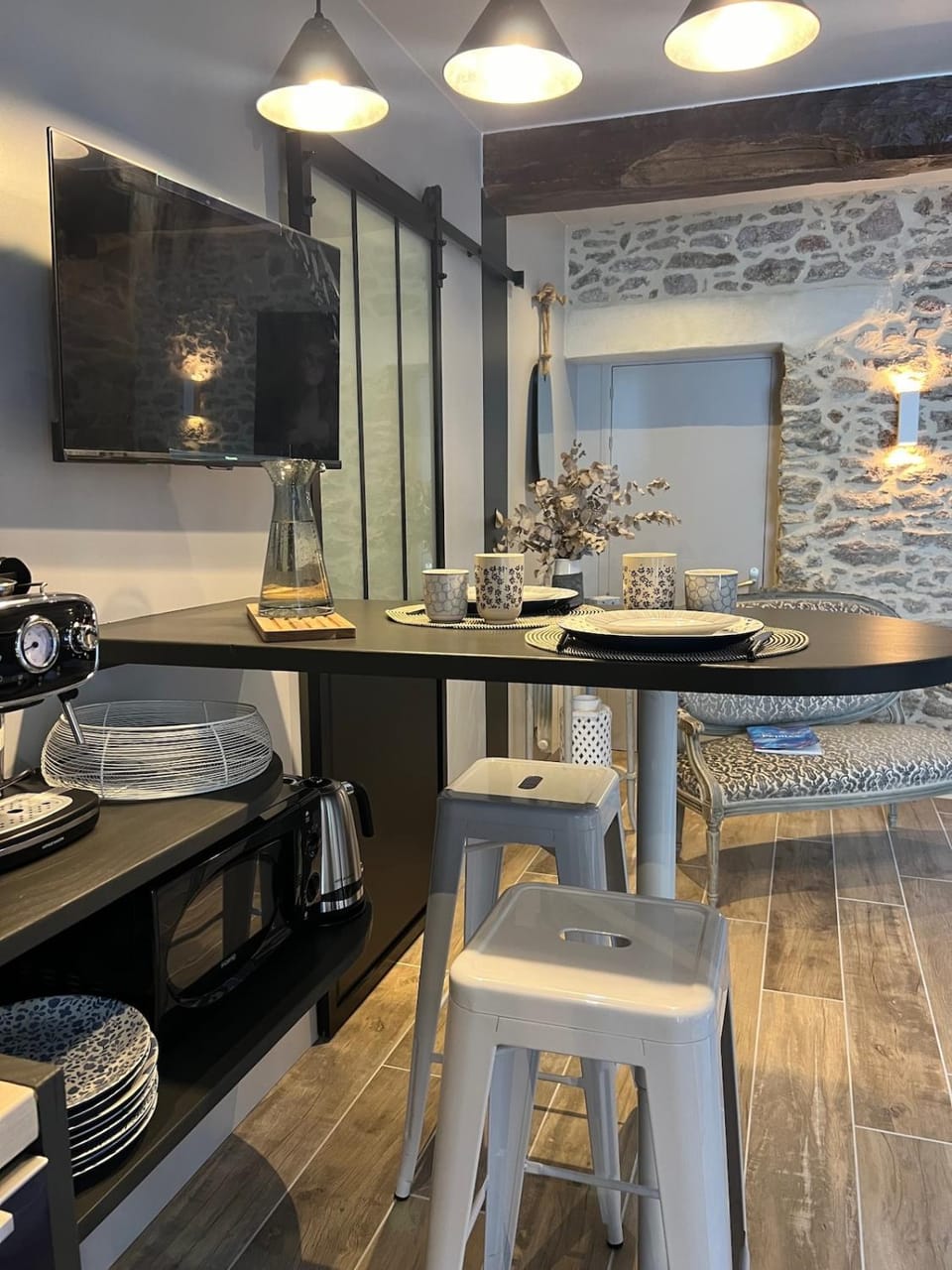 Coffee/tea facilities, Dining area