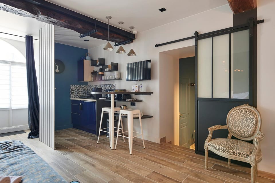Kitchen or kitchenette, kitchen