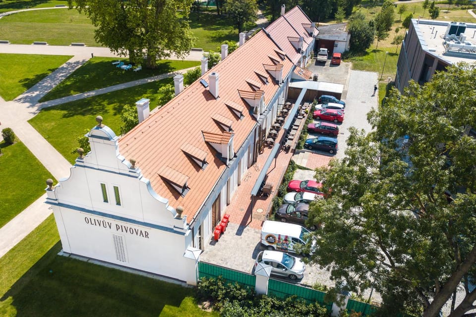 Property building, Neighbourhood, Bird's eye view, Location, Parking