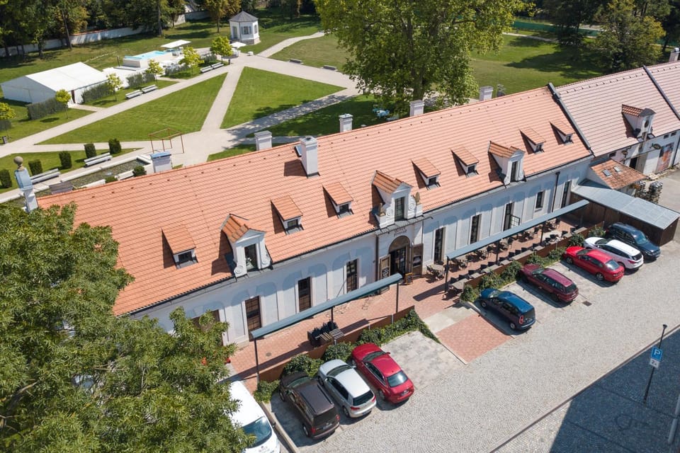 Property building, Bird's eye view, Location