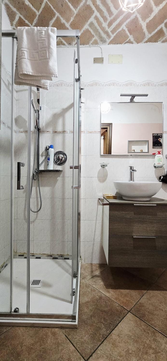 Shower, Toilet, bidet