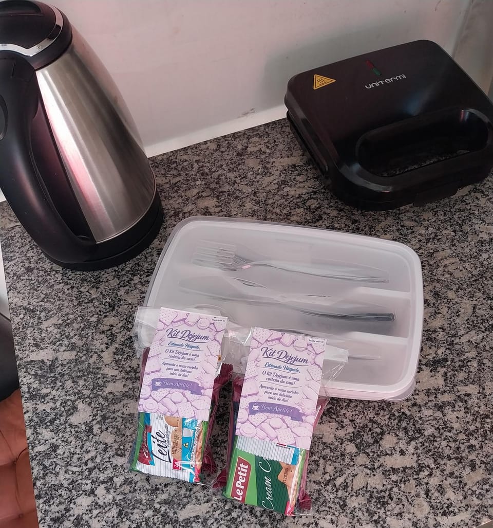Coffee/tea facilities, toaster