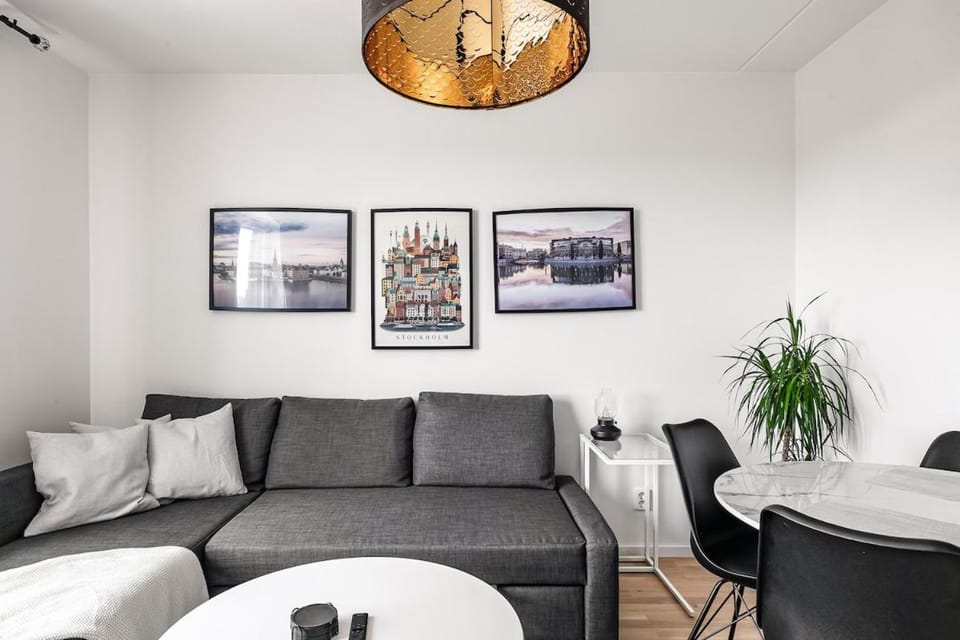 Scandinavian Comfort in Älvsjö Apartment in Huddinge