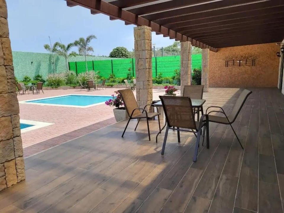 Comfortable New Family House House in Manta