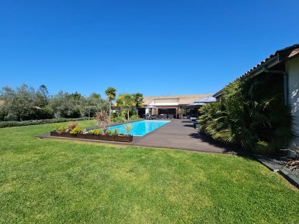 Pool view, Swimming pool