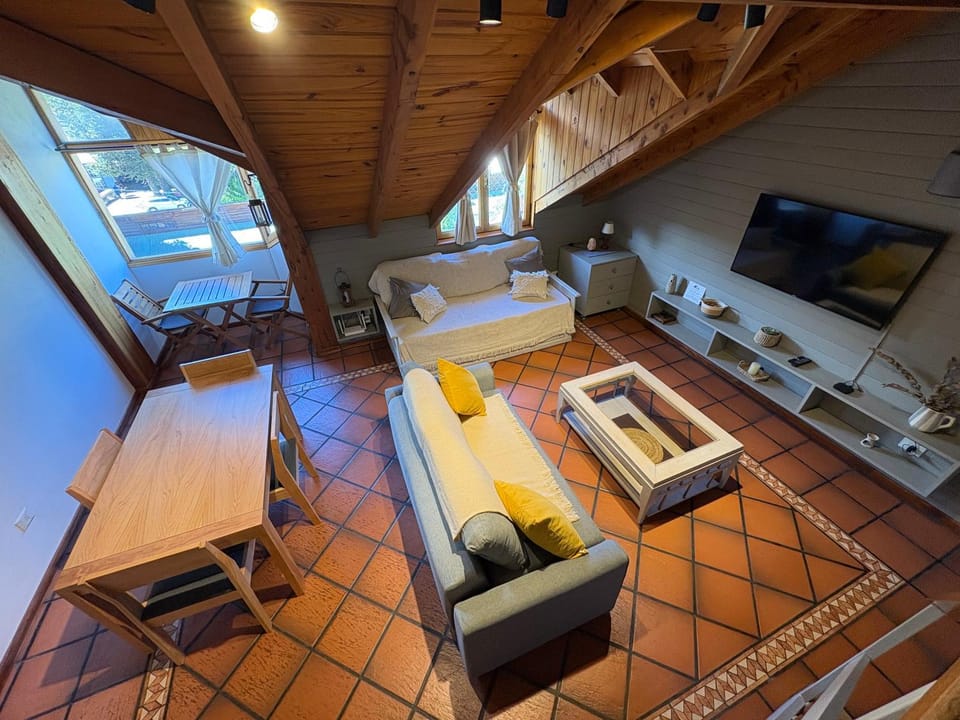 Communal lounge/ TV room, Seating area, Dining area