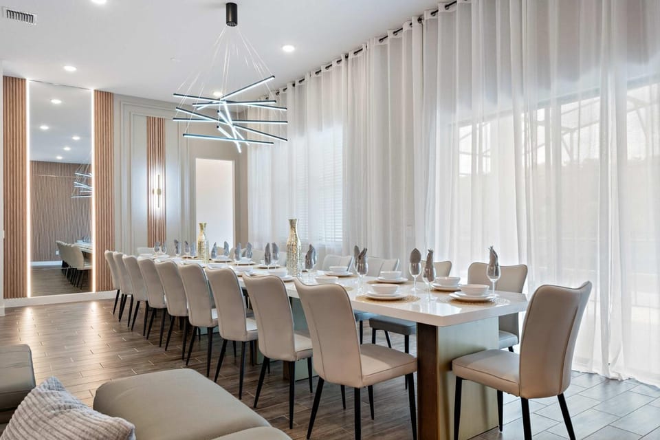 Seating area, Dining area