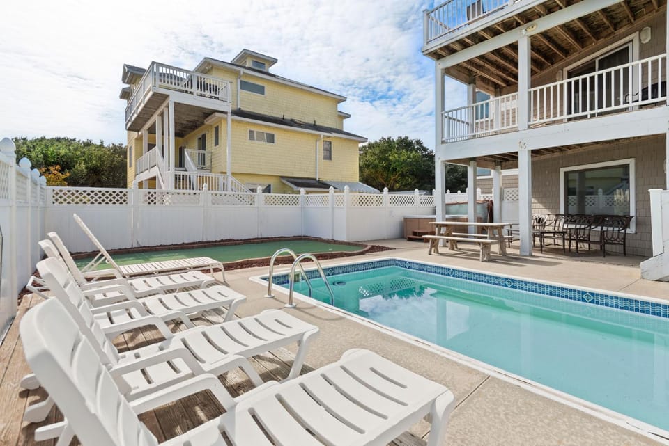 And Breathe House in Corolla