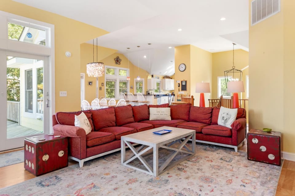 Animal House House in Corolla