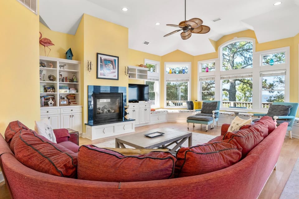 Animal House House in Corolla