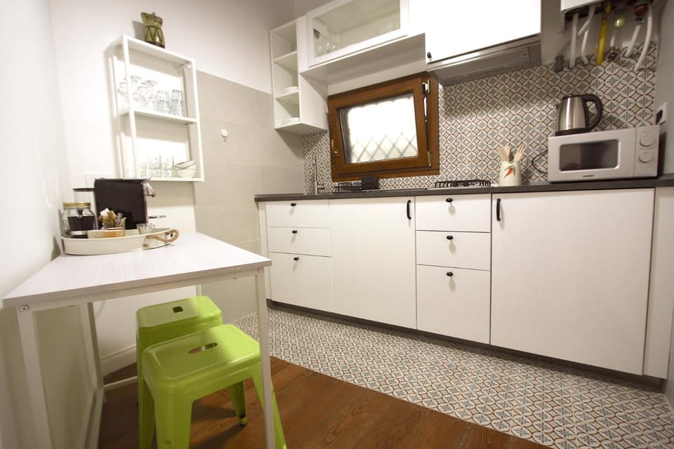 Serpenti Holiday House Apartment in Rome