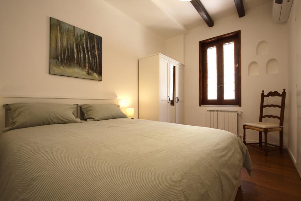 Serpenti Holiday House Apartment in Rome