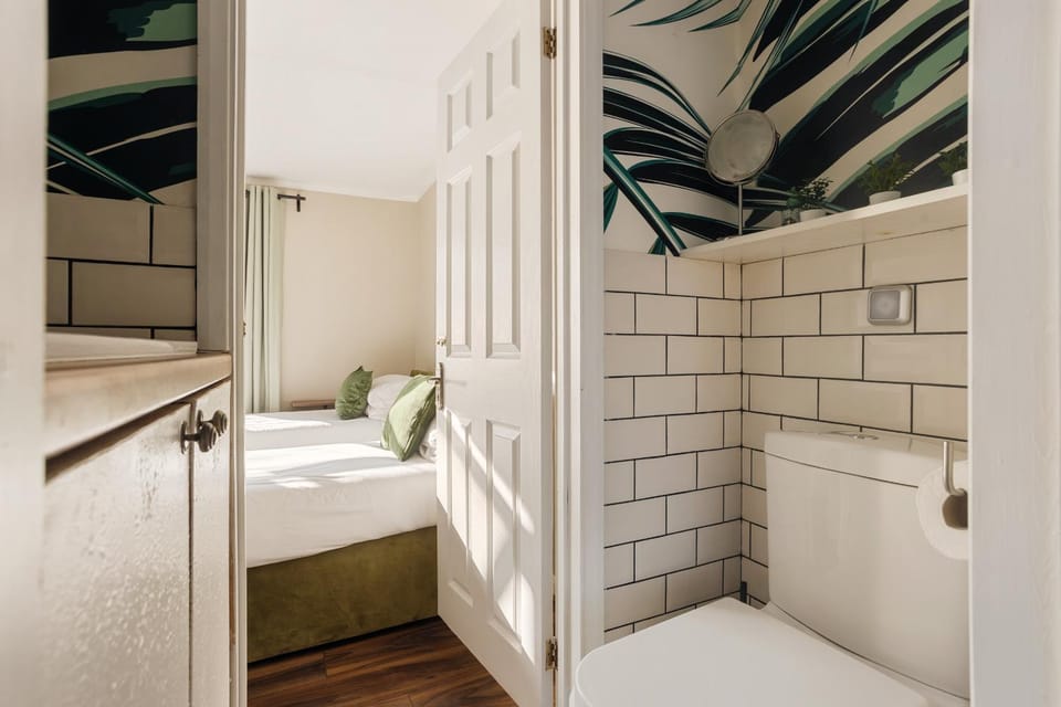 Bathroom, Photo of the whole room