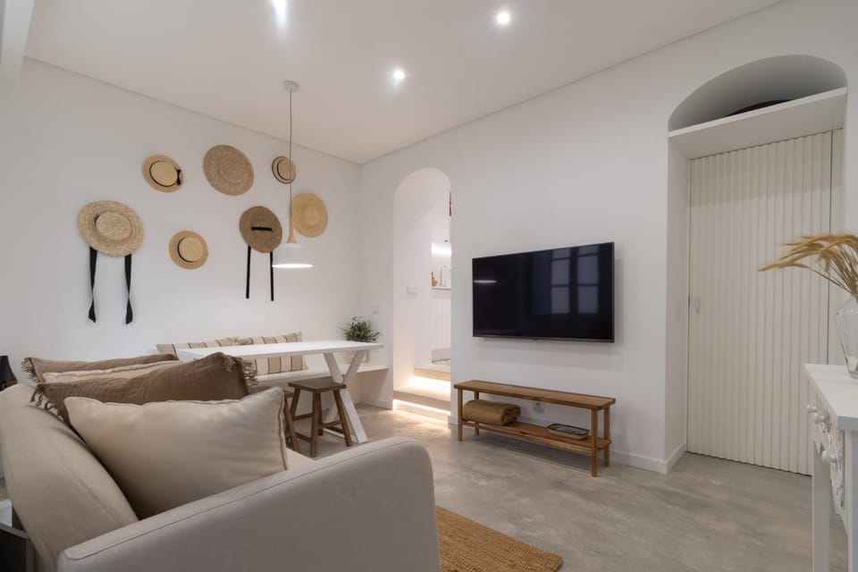 Communal lounge/ TV room, Living room