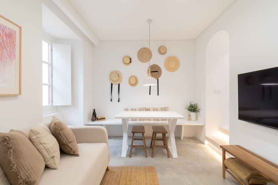 Communal lounge/ TV room, Living room