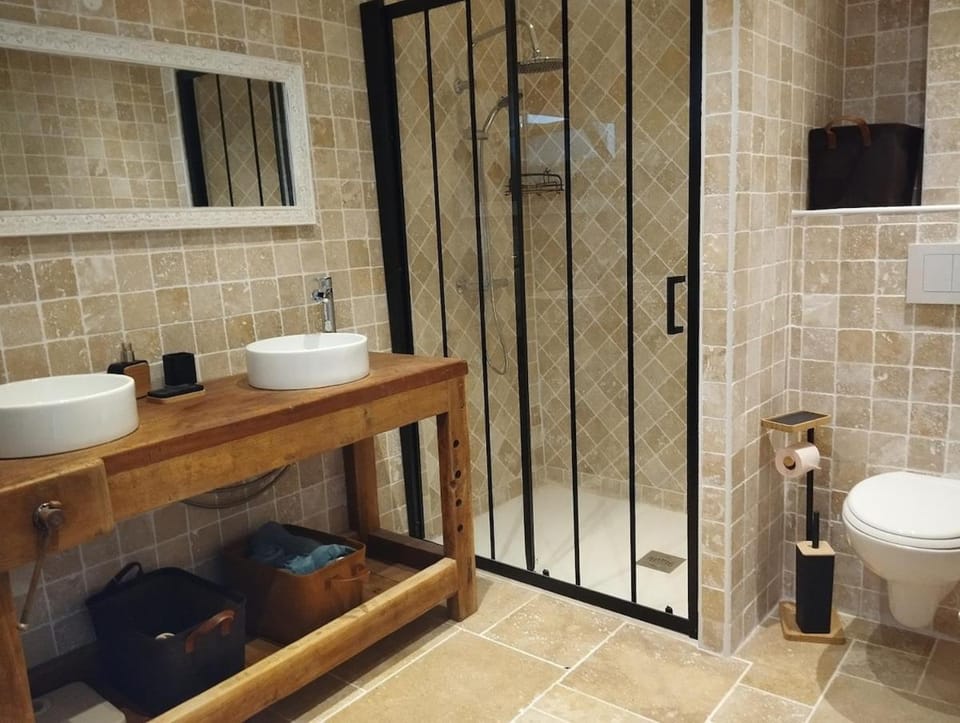 Shower, Toilet, Bathroom