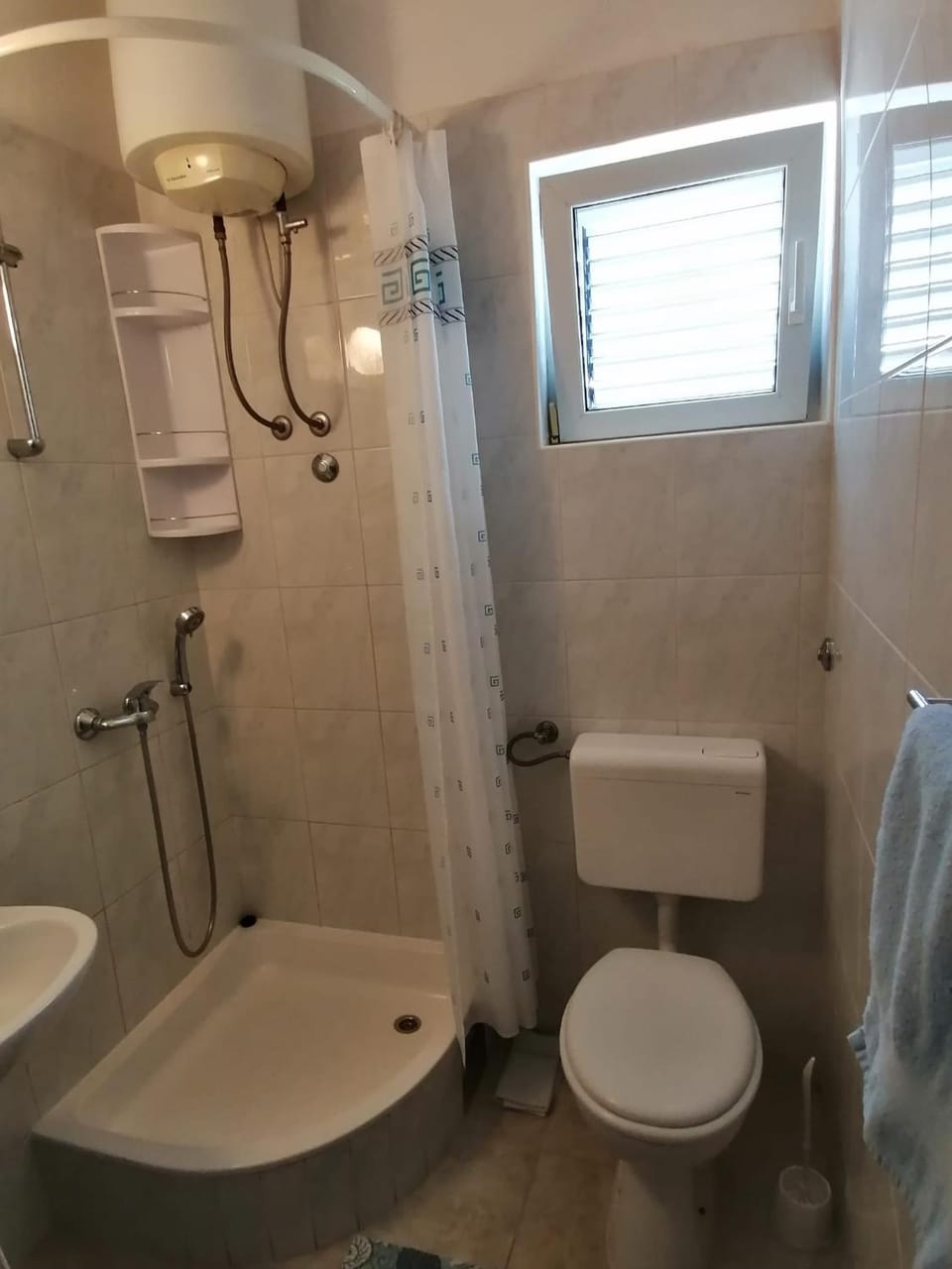 Shower, Toilet, Bathroom, towels