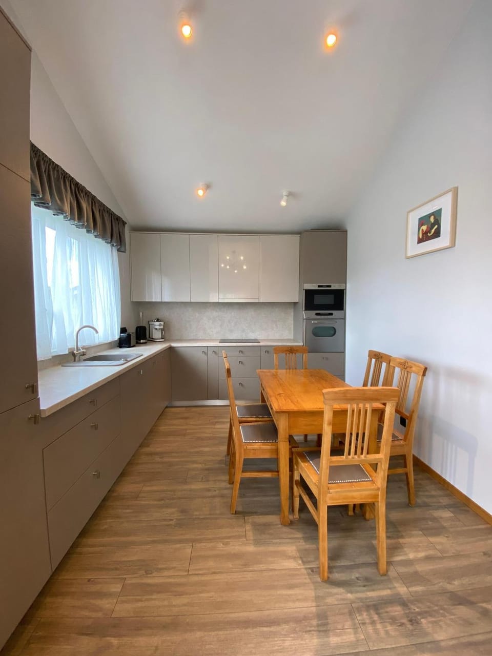 Golfcourse, Horse-riding, Minigolf, Coffee/tea facilities, Kitchen or kitchenette, Dining area, Beach, Supermarket/grocery shop, dishwasher, microwave, oven, stove