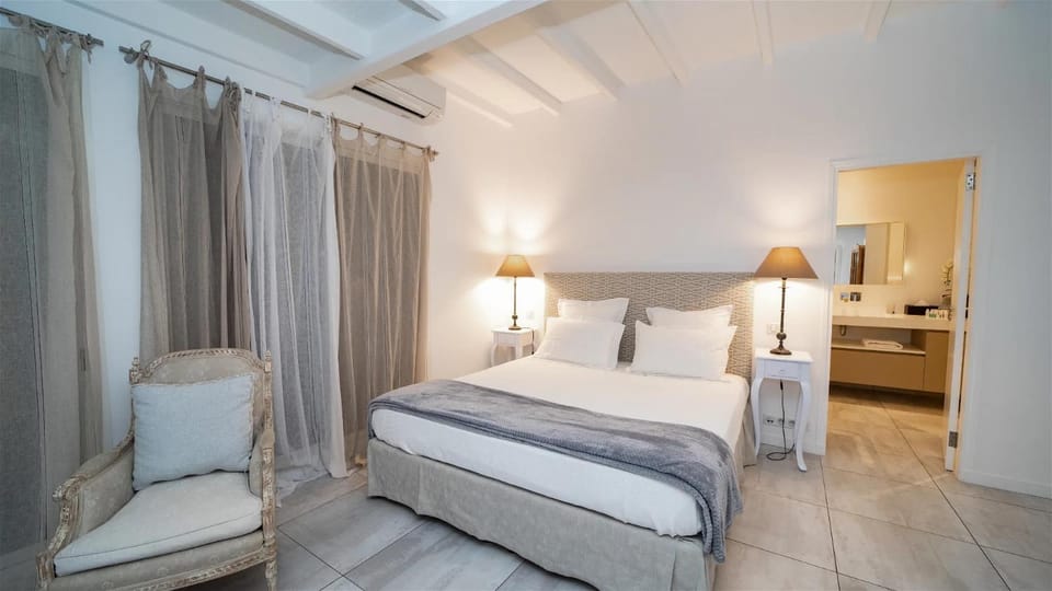 Three-Bedroom Gustavia Harbor Apartment Villa in Gustavia