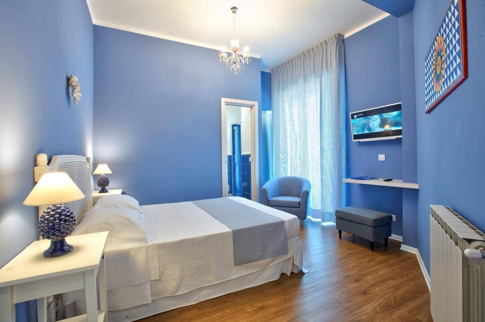 Bed, Photo of the whole room