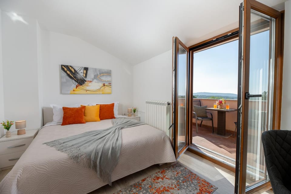 Bed, Natural landscape, View (from property/room), Photo of the whole room, Bedroom