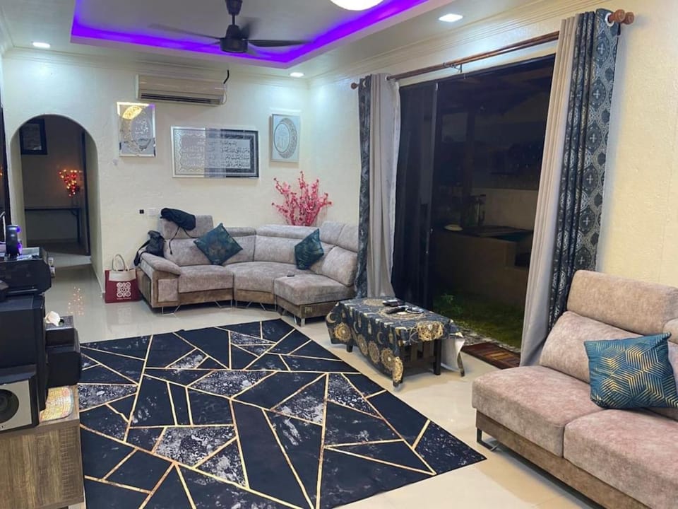 Apricot Villa Comfy and Luxury Villa in Penang