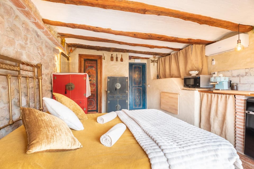 Property building, Living room, Bedroom