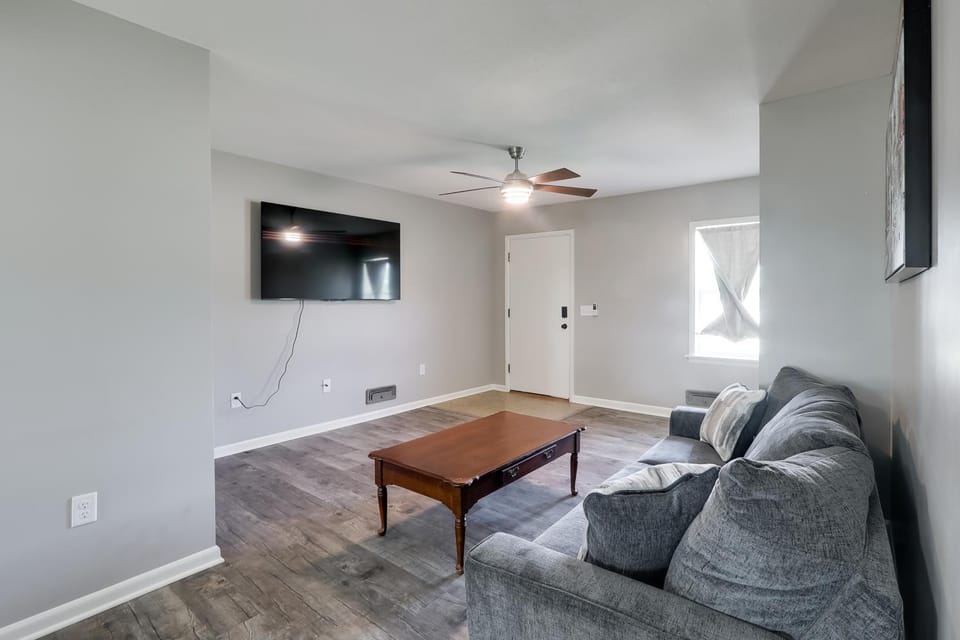 5 Mi to Zoo: Family Retreat in Wichita! House in Wichita